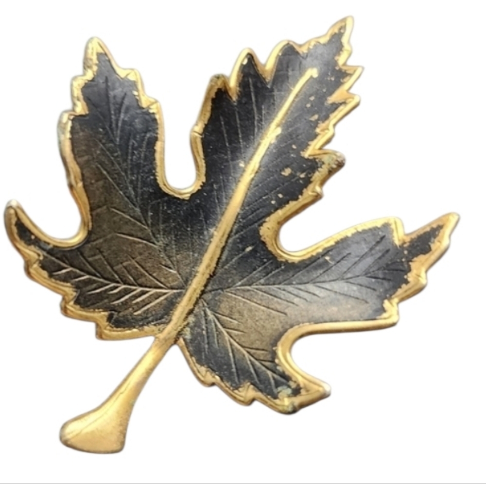 Vintage Maple Leaf Goldtone Black Shading Brooch